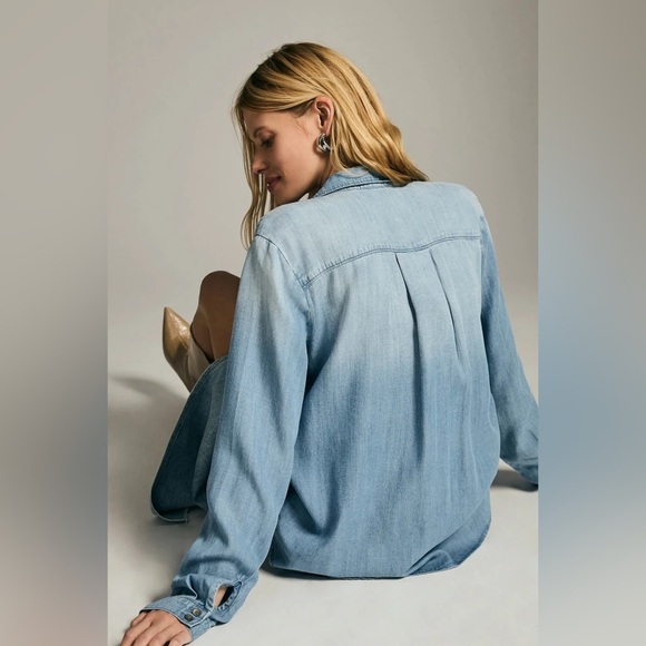 cloth & stone Jackets & Blazers - Anthropologie Cloth and Stone Chambray button down